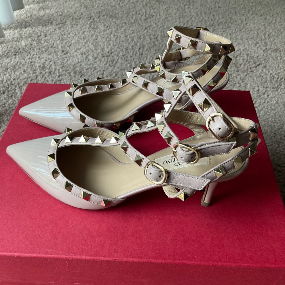 Valentino ROCKSTUD CAGED PUMP 65MM